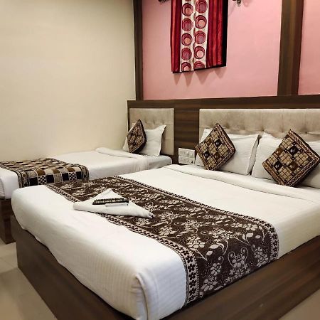 Hotel Golden Galaxy Мумбаї Екстер'єр фото