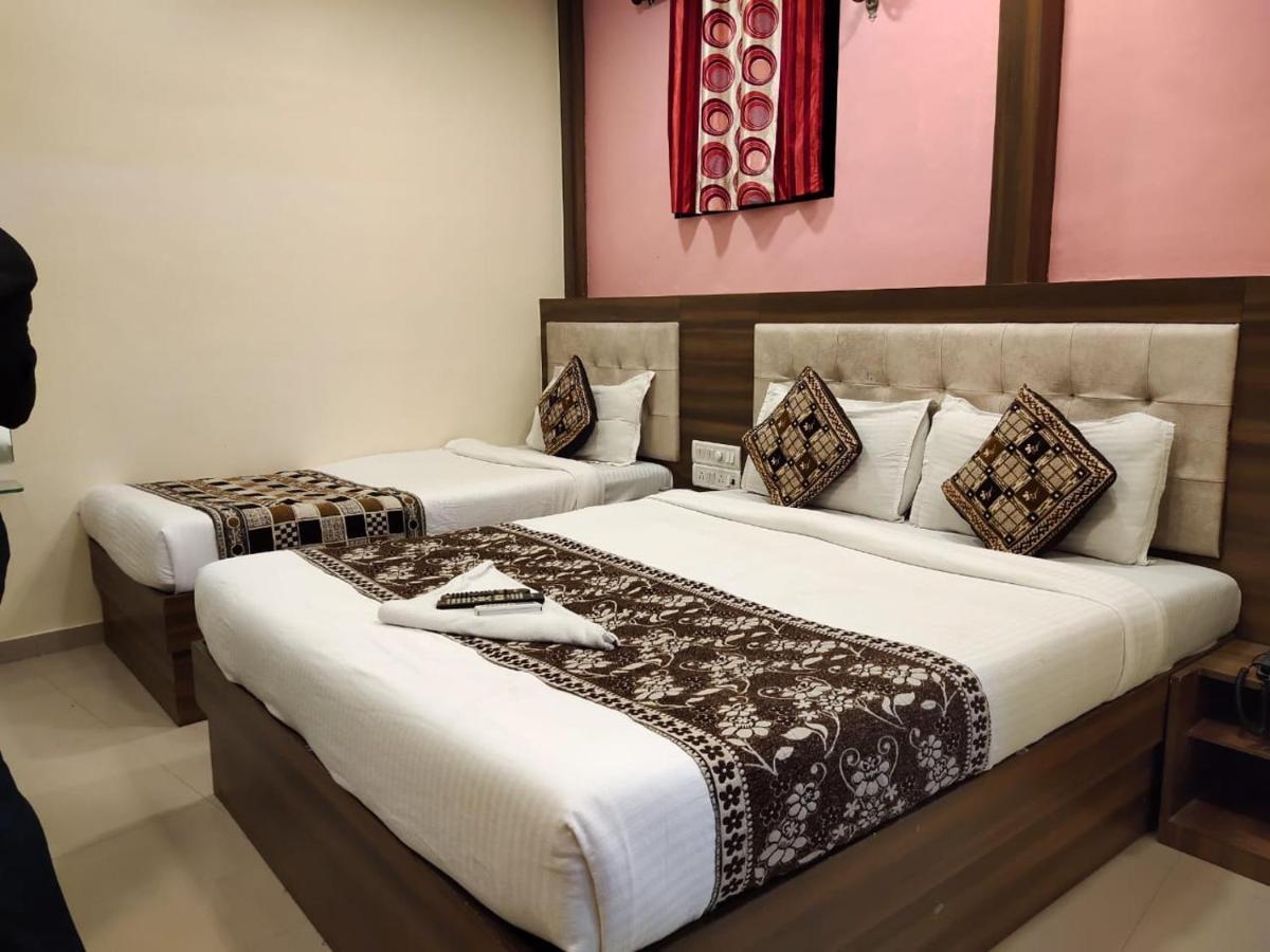 Hotel Golden Galaxy Мумбаї Екстер'єр фото