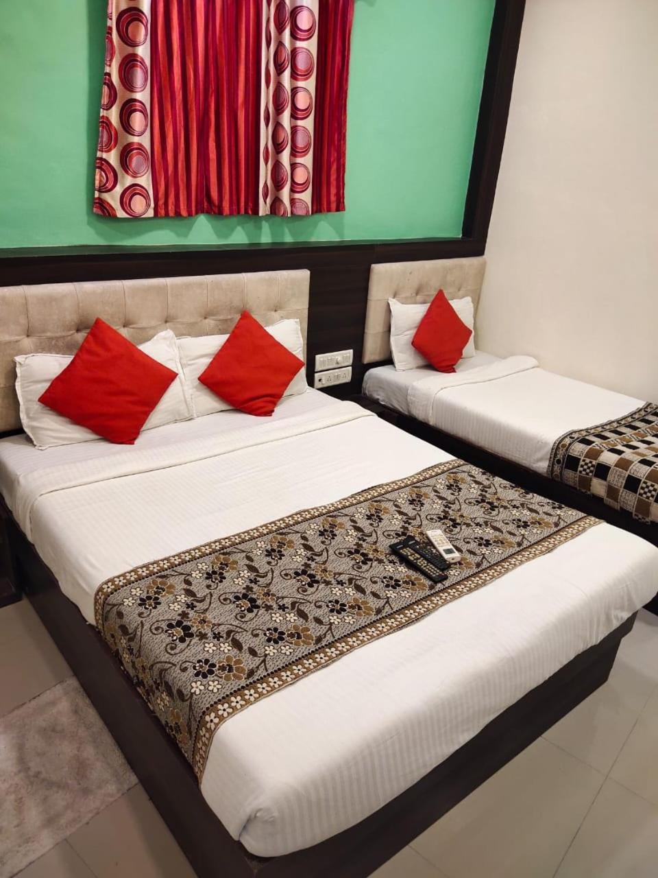 Hotel Golden Galaxy Мумбаї Екстер'єр фото